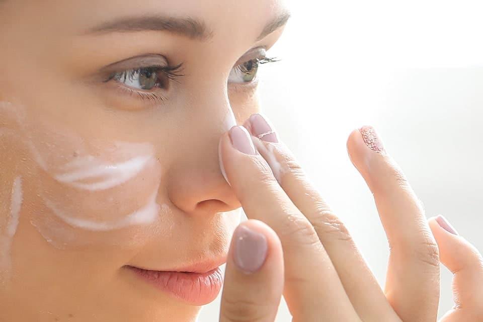 Rutinas de Cuidado Facial para Prevenir Imperfecciones